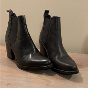 Steve Madden Chelsea bootie